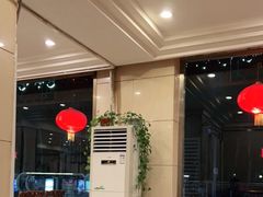 等位区-鑫巴蜀小镇 · 水煮鱼专研店(玉桥店)