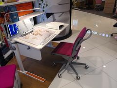 -moll学习桌椅(上海久光百货店)