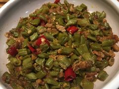 酸豆角肉末-72街红烧排骨饭(海珠丽影广场店)