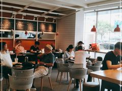 用餐区-肯德基(成山路地铁站店)