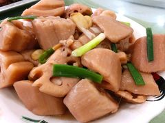 莲藕煮火腩-区海鸡场饭店(石壁店)