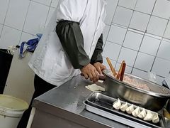 -黄阿姨锅贴大王(万航渡路店)