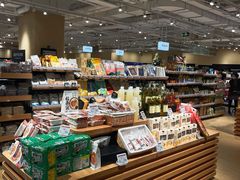 面包甜点陈列柜-七鲜超市(瑞虹天地太阳宫店)