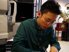 -肆兮眼镜·蔡司·徕卡战略合作店(大坪店)