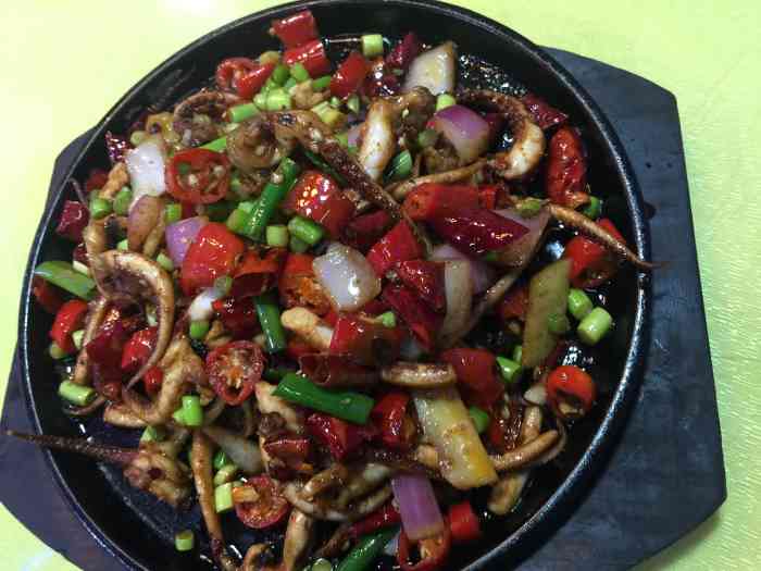 湘碗厨(前进路店)-"一家普通的湘菜馆 稍微有点辣 其实都还好.