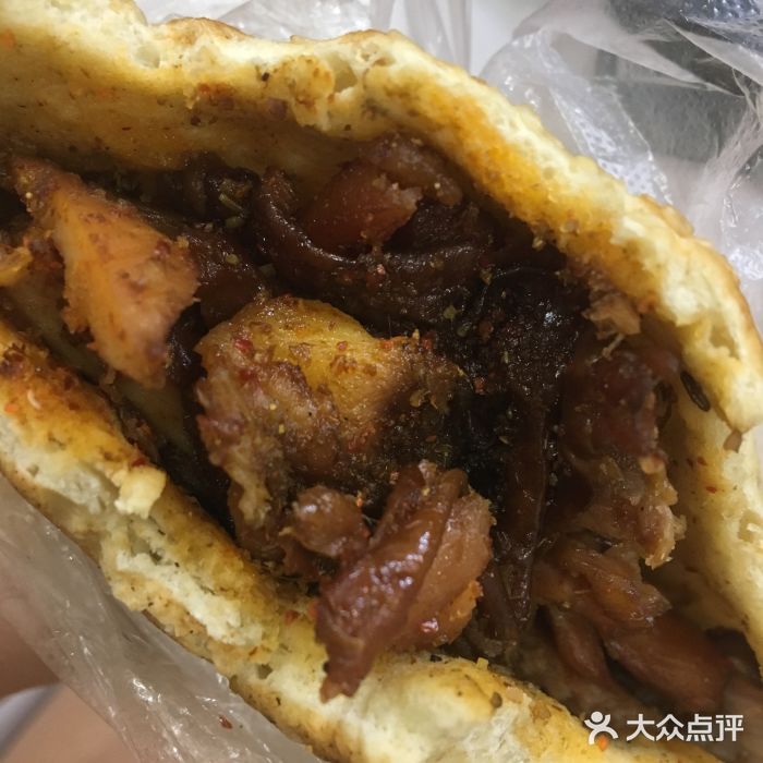 烧饼夹鸡腿图片