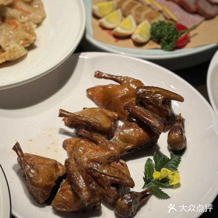 想不到..家附近的燕郊烧鸽子都开19年了