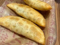 猪肉韭菜盒子-遇见小面(凯德广场店)