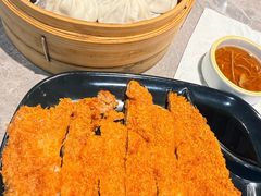 老街炸猪排-莱莱小笼·乔艾