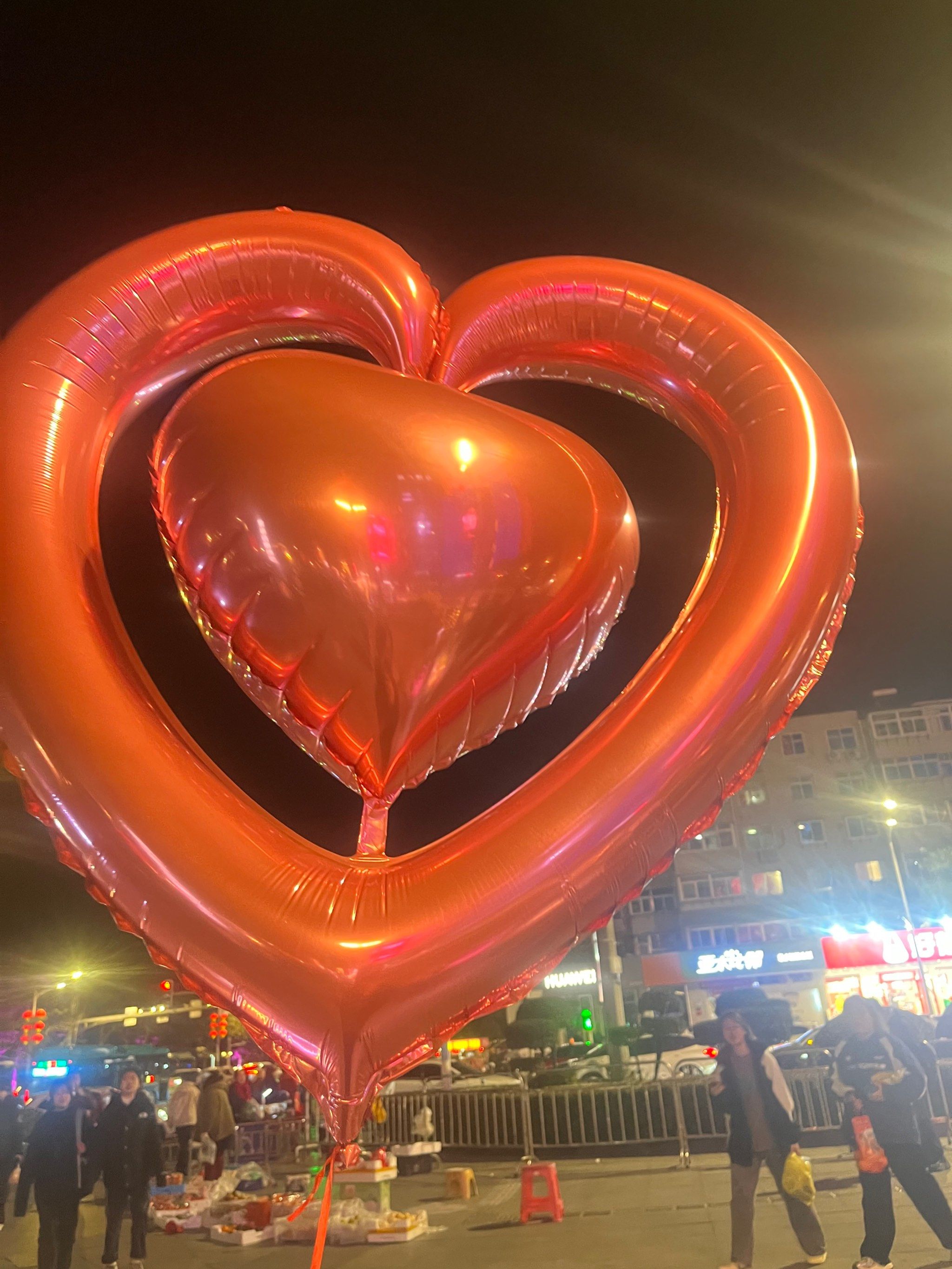 漂亮的爱心气球 开开心心
