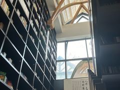 -钟书阁(松江泰晤士小镇店)