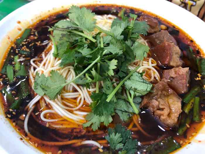 叶伟糊辣壳牛肉面(第7店)-"第一次来重庆,已经吃过小面,火锅和江湖菜.