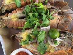 -东海岸人工湖美食村