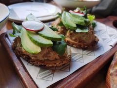 香草鸡肉牛油果三明治-COMMUNE幻师(五角场店)