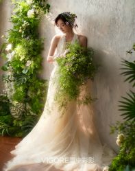 -雪中彩影婚纱摄影·微光艺术中心