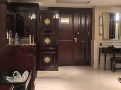-深圳富苑皇冠假日套房酒店