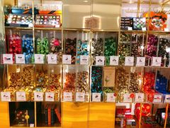 零售区-VENCHI 闻绮(上海佛罗伦萨小镇店)