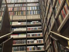 -钟书阁(群光广场店)