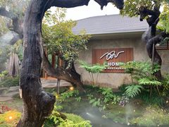 -Chom Cafe and Restaurant