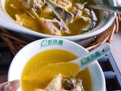 招牌竹林土鸡煲-听风阁农家私房菜茶楼(龙坞店)