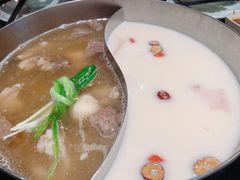猪肚鸡清汤牛腩鸳鸯锅-捞王锅物料理(上海世茂广场店)