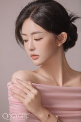 -onlygirl摄影美学馆高端定制(江滩店)