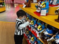 -m豆巧克力世界(上海世茂广场店)