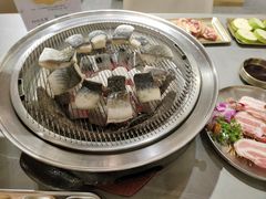 -围炉肉舍•炭烤活鳗•丹东海鲜烤肉(步行街店)