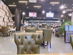 大堂-汽车博物馆主题餐厅