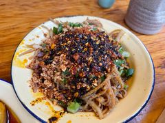 -拈签一笑黄牛肉辣卤串串