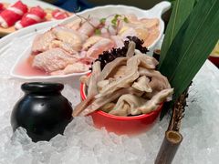 -洪氏嗨捞·广东猪肚鸡·椰子鸡火锅(西咸万象城店)