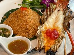 -Chom Cafe and Restaurant