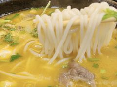 -花馬肆.云南过桥米线(汉神购物广场现场熬汤店)