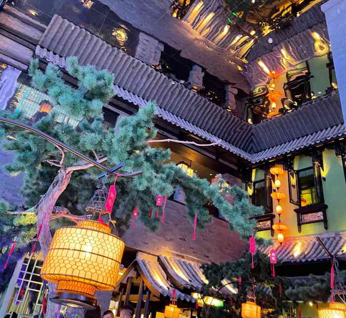 桂满陇天书(南京德基旗舰店)-"感受一下网红的魅力,看了晚场电影再