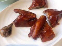 玻璃皮润烧乳鸽-北京厨房(西安SKP店)
