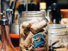 -鲨鱼美式餐厅酒吧Sharky