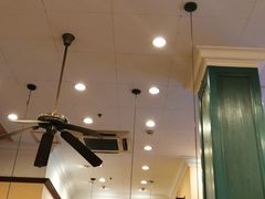-玛格萝妮比萨屋(四平店)