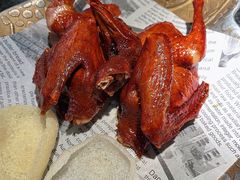 蝴蝶里招牌乳鸽-蝴蝶里·粤菜·点心(滨江龙湖店)