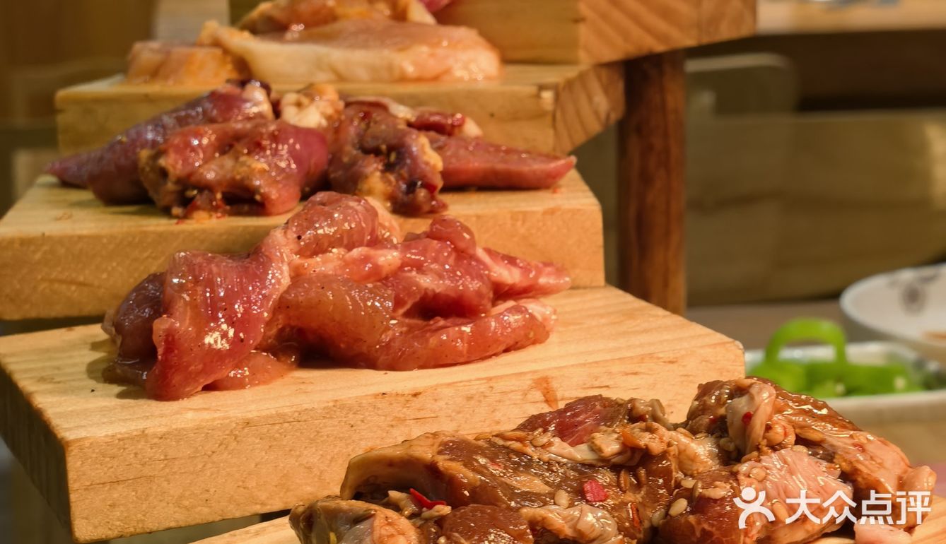 东北又到了一天三顿小烧烤的季节[点赞][点赞][点赞]