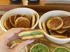 -天井·丑面包搭咖啡