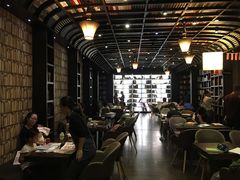 -钟书阁(松江泰晤士小镇店)