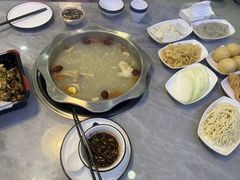 -光头药膳鸡(莱茵小镇店)