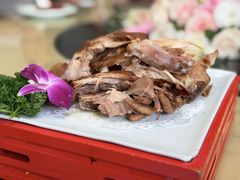 特色酱肘子-北平味道.京味菜.烤鸭(梨园店)