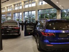 -奔驰上海利星(七宝店)