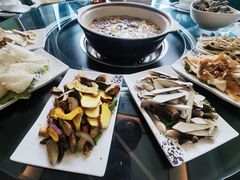 -野菌皇海景野生菌火锅(滨海大道店)