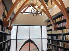 -钟书阁(松江泰晤士小镇店)