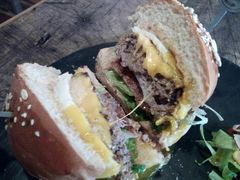 -HIGH FIVE哈福手工汉堡(桂林路店)