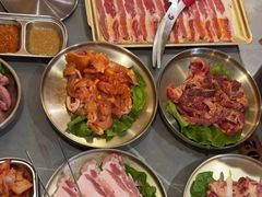 -围炉肉舍•炭烤活鳗•丹东海鲜烤肉(步行街店)