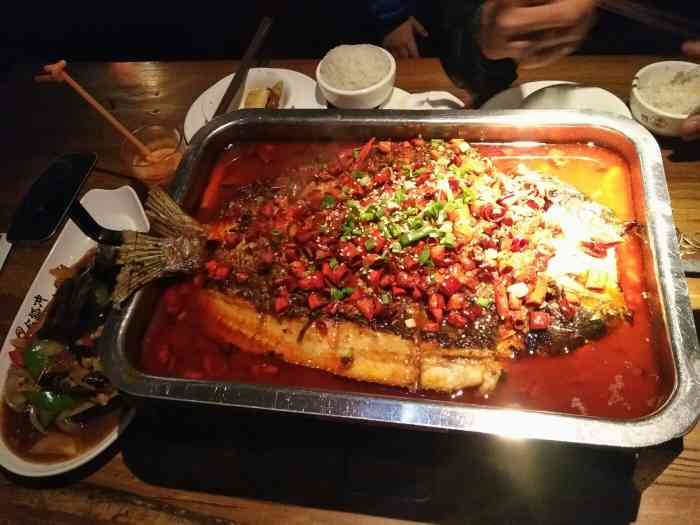 令狐冲窑烤活鱼(长溪路店)-"烤鱼 铁板烧 黑啤,味道不错,值得品尝,.