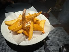 -卡普里披萨·牛扒·下午茶